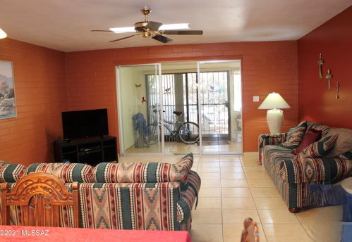 220 Paseo Seco, Green Valley AZ 85614-2714 exterior