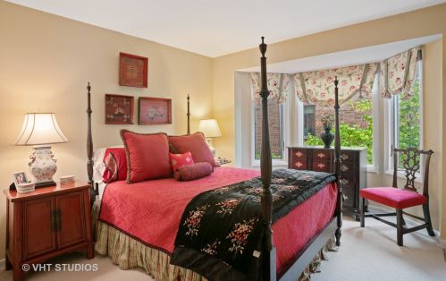 749 Dickens Ave, Chicago IL 60639-3434 exterior