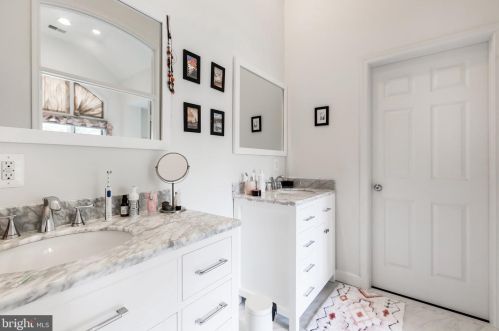 9820 Avenel Farm Dr, Rockville MD 20854-5410 exterior