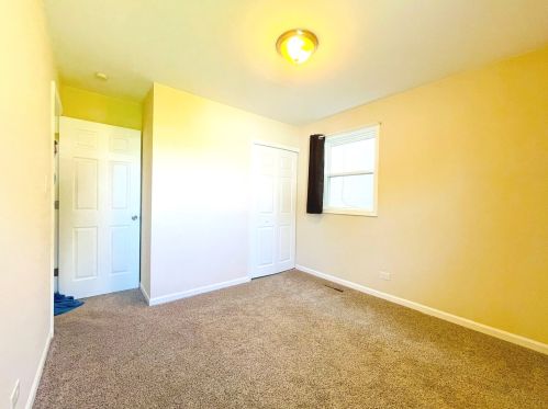 2128 Western Ave, Waukegan IL 60087-4923 exterior