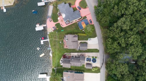 952 Eagle Lk Dr, Kalamazoo MI 49009-8429 exterior