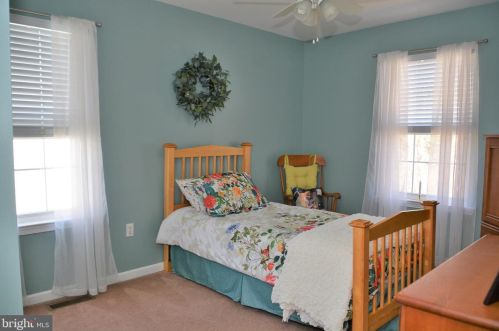 52 Steeplechase Cir, Chester PA 19014-1463 exterior