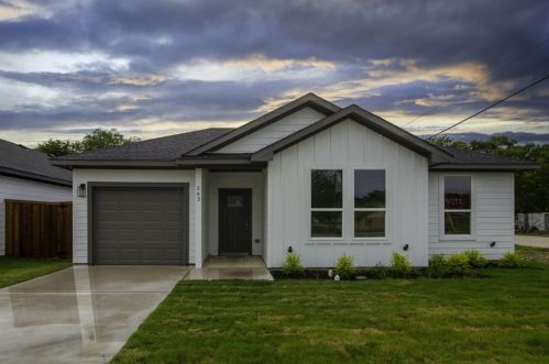 563 Elkhart Ave, Dallas, TX 75217-5107