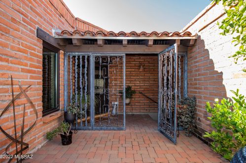 3820 Calle Cancion, Tucson, AZ 85718-7202