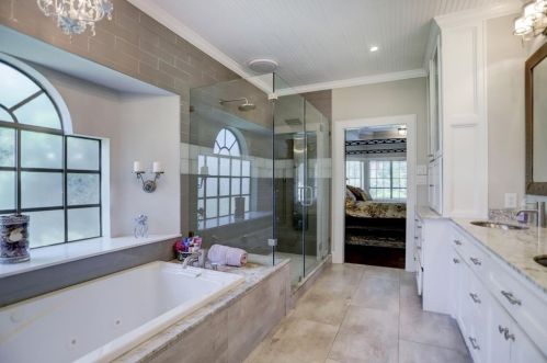 240 Edgewood Dr, Montgomery TX 77356-8408 exterior