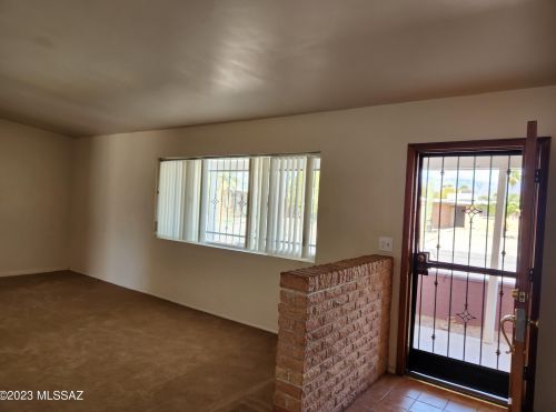 8712 Appomattox St, Tucson, AZ 85710-2906