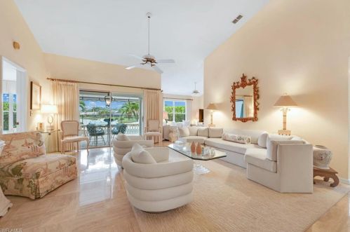 457 Kings Way, Naples FL 34104-4918 exterior