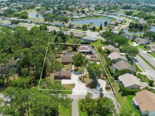 5501 Cynthia Ln, Naples FL 34112-5454 exterior