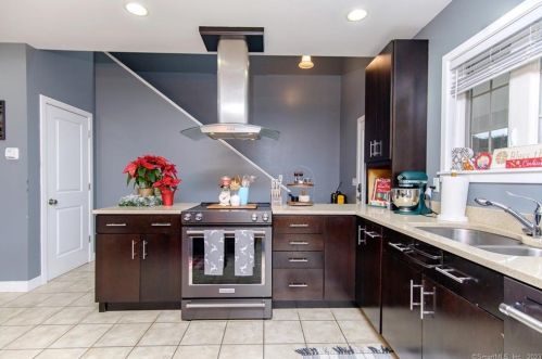 3 Grn Holw Rd, Killingly CT 06239-3546 exterior