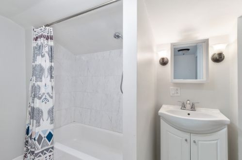 411 Poplar St, Waukegan IL 60085-3818 exterior