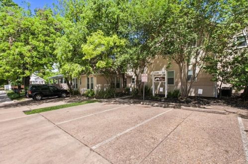 1110 22nd St, Austin TX 78705-5387 exterior