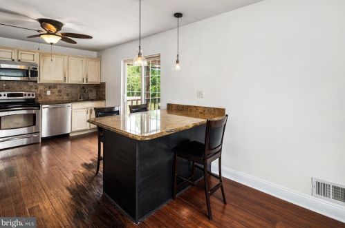 892 State, Trenton NJ 08690-3132 exterior