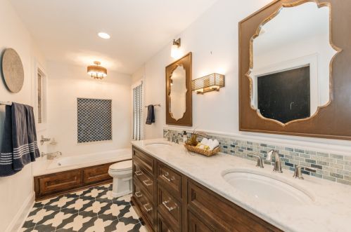 5030 Larkin St, Milwaukee WI 53217-5754 exterior