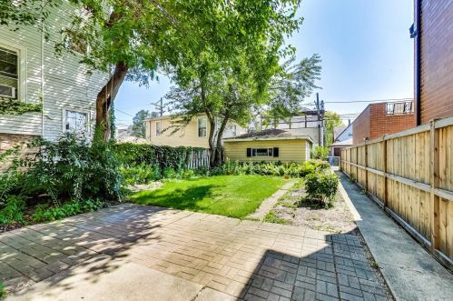 2145 Grace St, Chicago IL 60618-4901 exterior