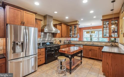 124 Smt Ave, Tavistock NJ 08033-3315 exterior