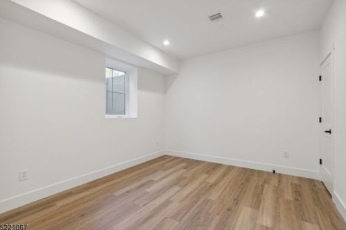 19 Grant Ave, East Hanover NJ  07936-2950 exterior