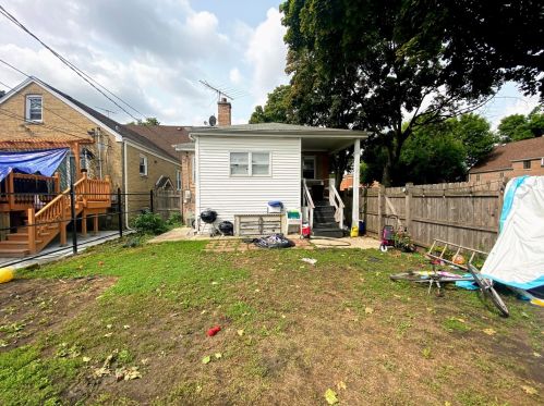 3659 Nordica Ave, Chicago IL 60634-2324 exterior