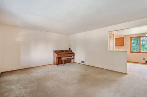 77 Observatory St, Manor PA 15665-9748 exterior