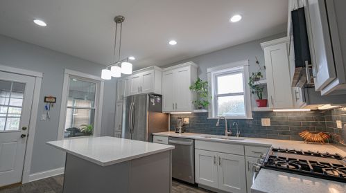 4538 Albany Ave, Chicago, IL 60625-4504