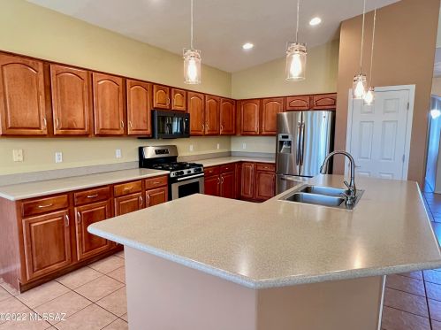 4051 Still Canyon Pass, Tucson AZ  85745-4166 exterior