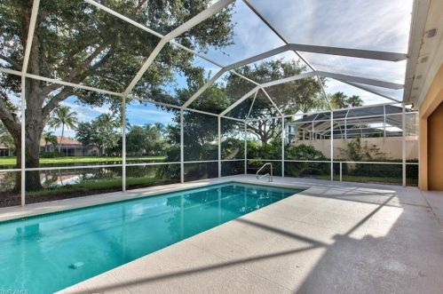 5283 Hawkesbury Way, Naples FL 34119-9582 exterior