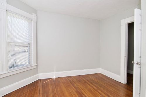 29 Marble St, Springfield MA 01105-2209 exterior