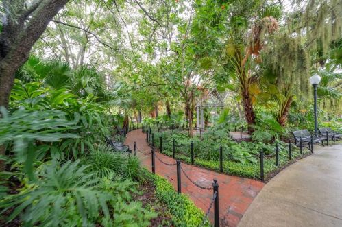 406 Oregon Ave, Tampa FL 33607-2803 exterior