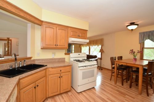 6894 Park Mnr Dr, Milwaukee WI 53224-4638 exterior