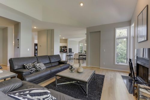 3370 Julian Dr, Chaska MN  55318-1104 exterior