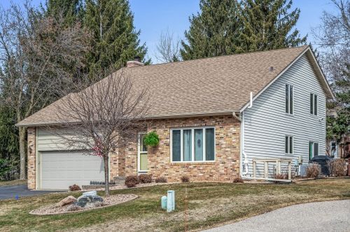 7685 Bowman Ct, South Saint Paul, MN 55076-2908