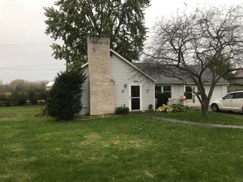 706 Amity St, Lowell, MI 49331-1388