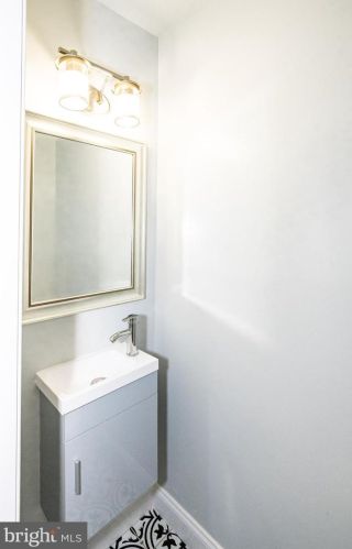 116 53rd St, Washington DC  20019-6603 exterior