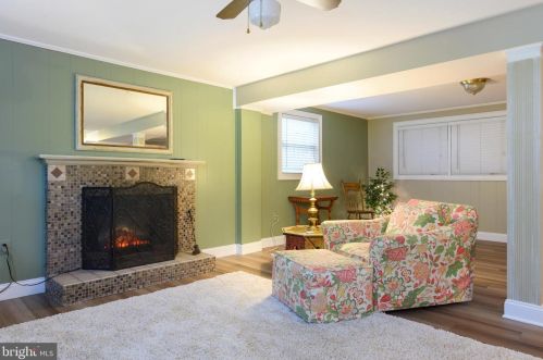 1803 Cool Spg Dr, Alexandria VA 22308-1630 exterior