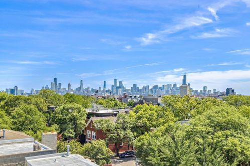 1701 Damen Ave, Chicago IL  60647-5567 exterior