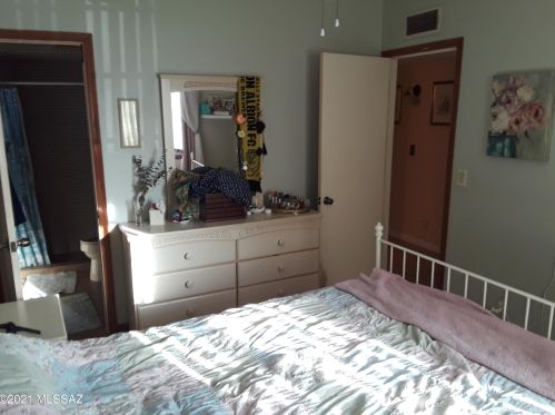 8854 Appomattox St, Tucson AZ 85710-2925 exterior