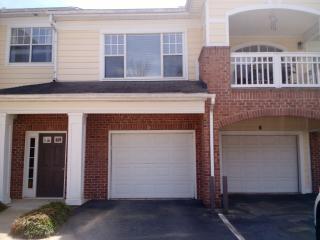2528 Arbor View Dr, Cary NC  27519-7384 exterior