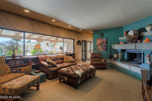 1021 Msn Twin Buttes Rd, Green Valley AZ 85622-8320 exterior