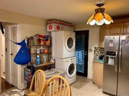 104 2 St, Huntington Station NY 11746-1408 exterior