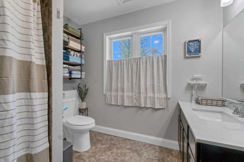 17 Sunrise Ln, Poughkeepsie NY exterior