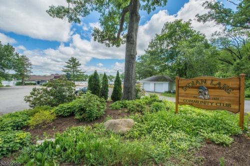 40 Highland Trl, Parsippany NJ 07834-2009 exterior