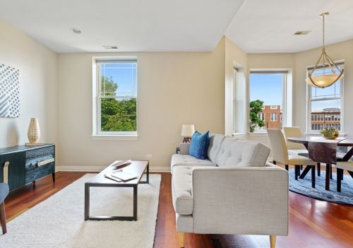 4440 Dover St, Chicago, IL 60640-6211