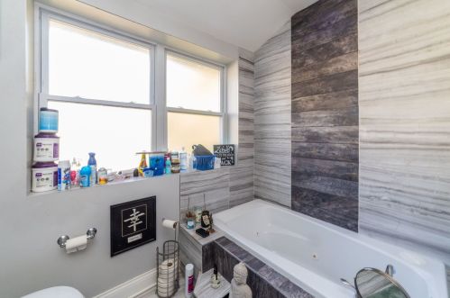 7350 Bennett Ave, Chicago IL 60649-4621 exterior