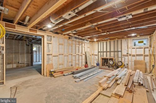 5121 Klingle St, Washington DC  20016-2654 exterior