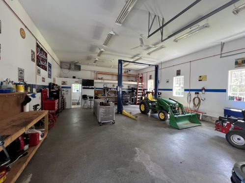 1038 Allen Rd, Concord NH 03304-5400 exterior