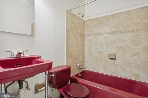 5424 Diamond St, Philadelphia PA 19131-3111 exterior