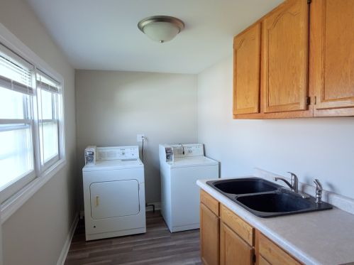 6219 Nagle Ave, Chicago IL 60638-4207 exterior