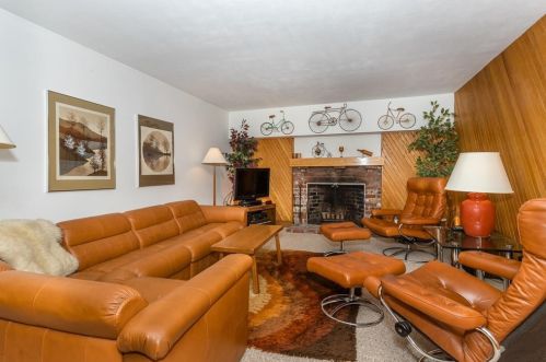 595 Randolph St, Canton MA 02021-1321 exterior