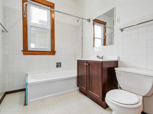 2008 Addison St, Chicago IL 60618-6102 exterior