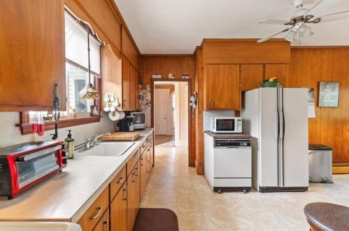 2 Frst St, Peabody MA 01960-4111 exterior