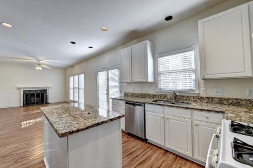 3690 Mcclure Wood Dr, Duluth GA 30096-8506 exterior